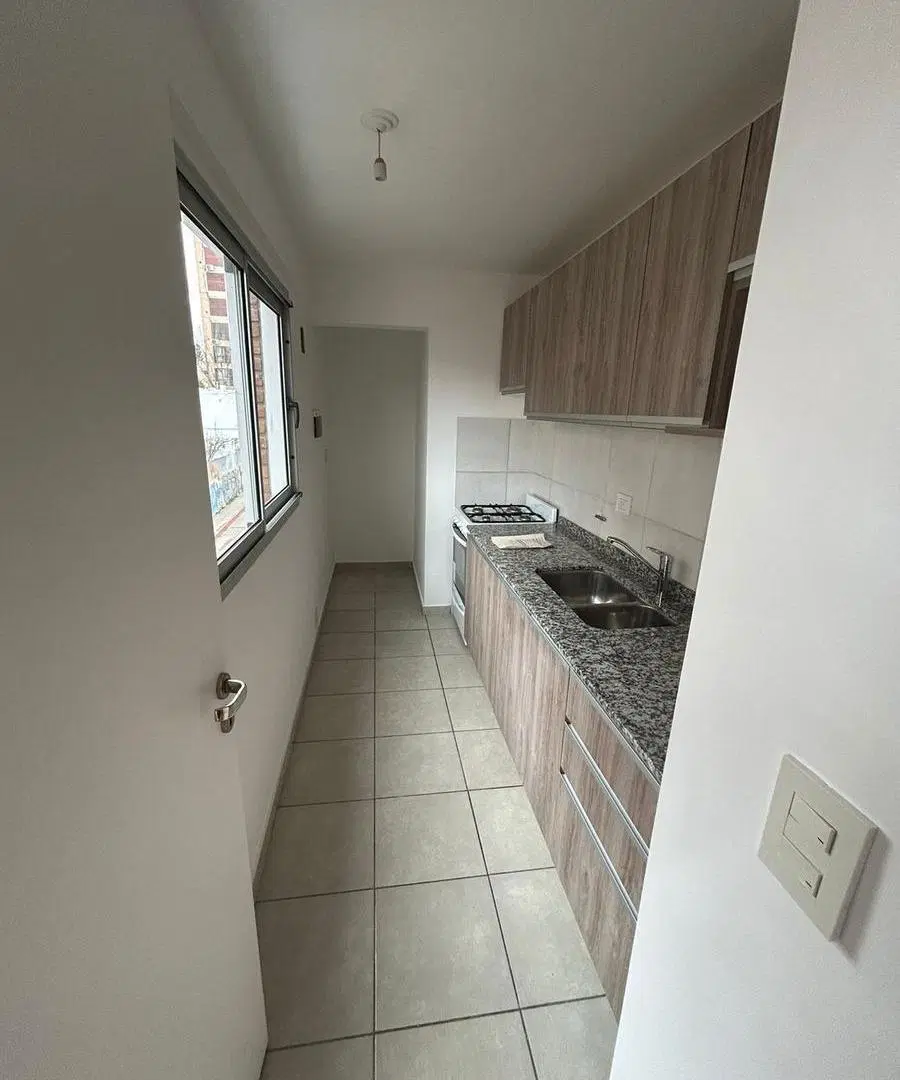Departamento 2 dormitorios con 2 baños y balcon en alquiler Nueva Cordoba 3