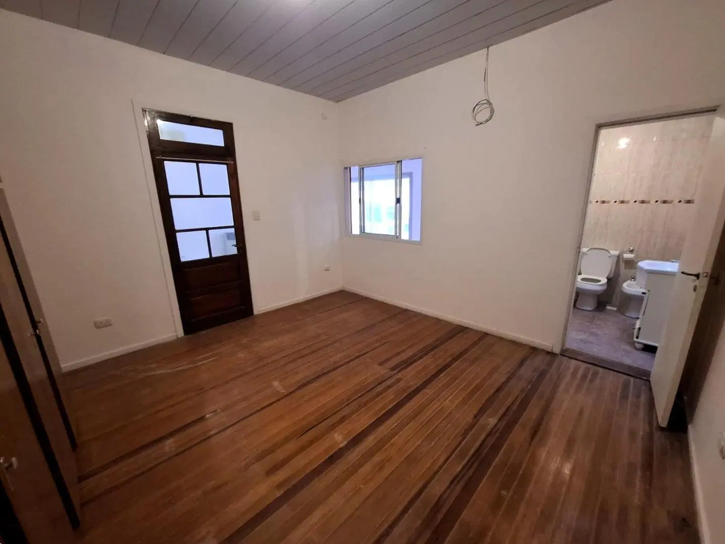 DPTO. 2 AMB., POR PASILLO, CON PATIO *** SIN EXPENSAS *** 3