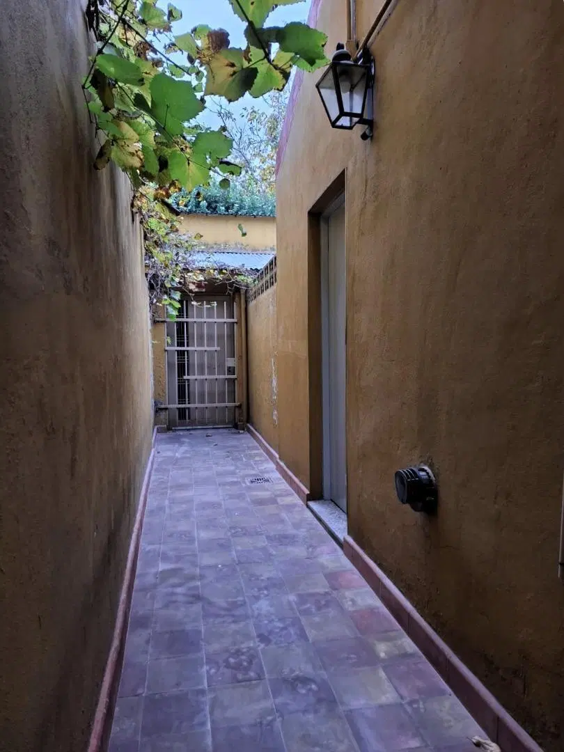 DPTO. 2 AMB., POR PASILLO, CON PATIO *** SIN EXPENSAS *** 4