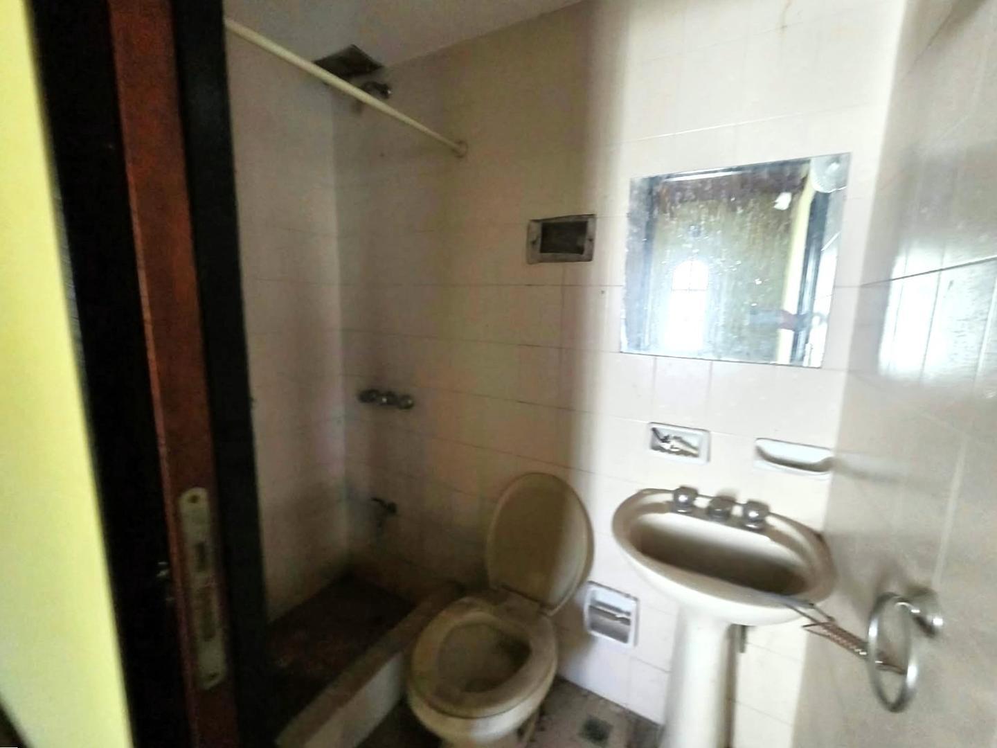 Foto de CHALET 3 DORM., LOTE 10 x 43,34 MTS, COCH, QUINCHO, PILETA, imagen 2