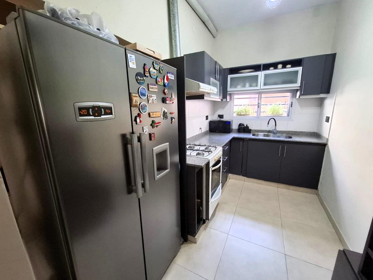 Foto de CASA 4 AMB., EN DOS PLANTAS, CON 2 PATIOS Y TERRAZA., imagen 2