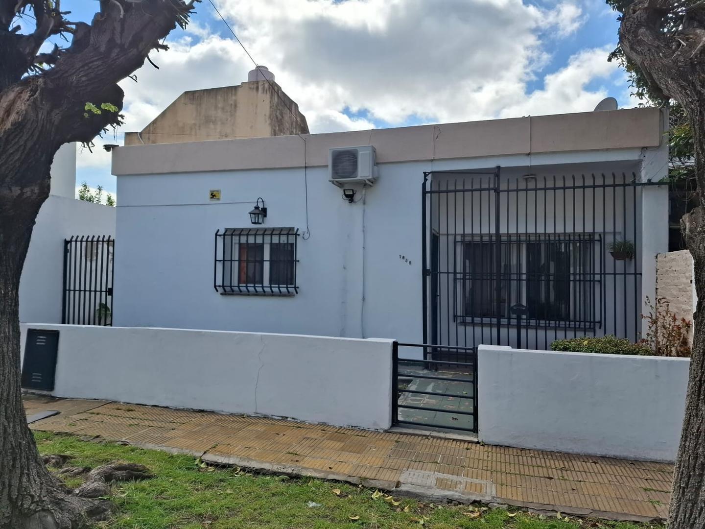 Foto de VER VIDEOS! VENTA CASA 3 AMB ESP COCHERA FONDO LIBRE, imagen 1