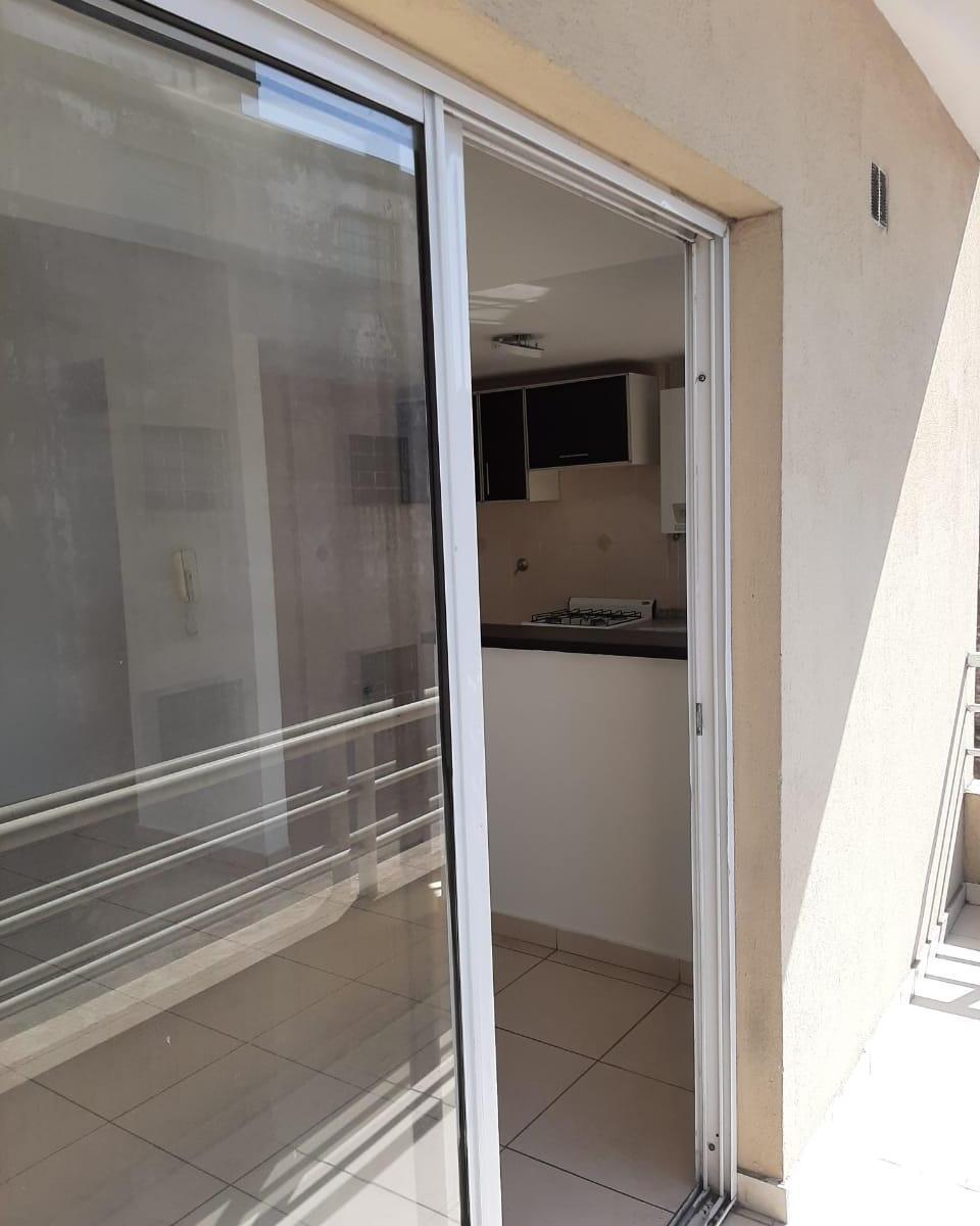 Departamento con Cochera Buena Ubicacion. Lanus Oeste en Venta! 5