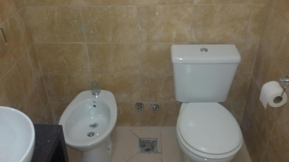 Departamento con Cochera Buena Ubicacion. Lanus Oeste en Venta! 4