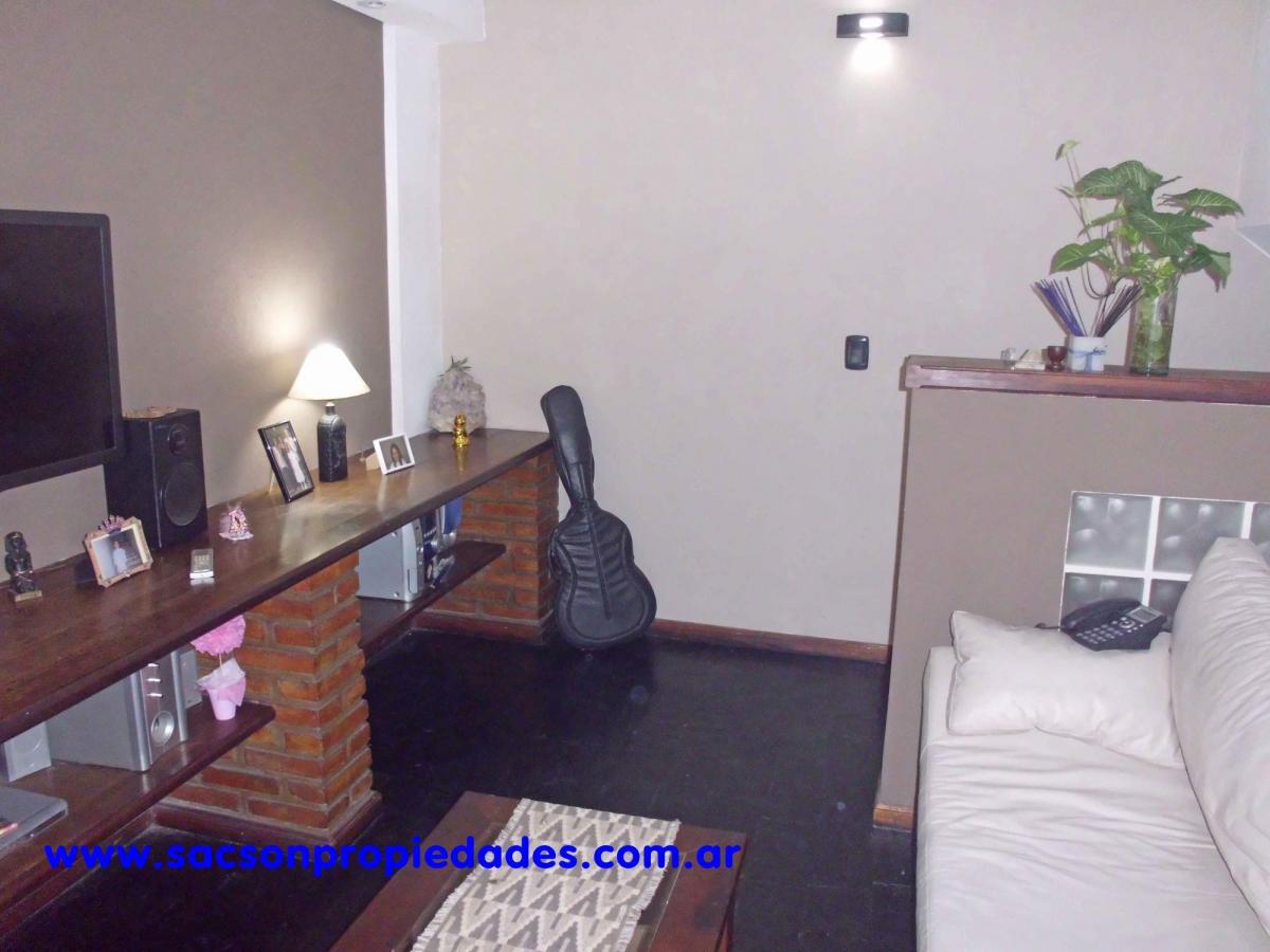 Foto de V482 Ramos Mejia Venta amplio PH 4 amb. con patio, piscina y parrilla, imagen 3