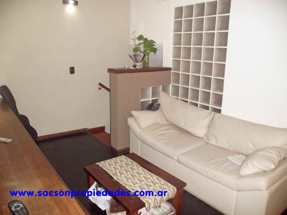 Foto de V482 Ramos Mejia Venta amplio PH 4 amb. con patio, piscina y parrilla, imagen 2