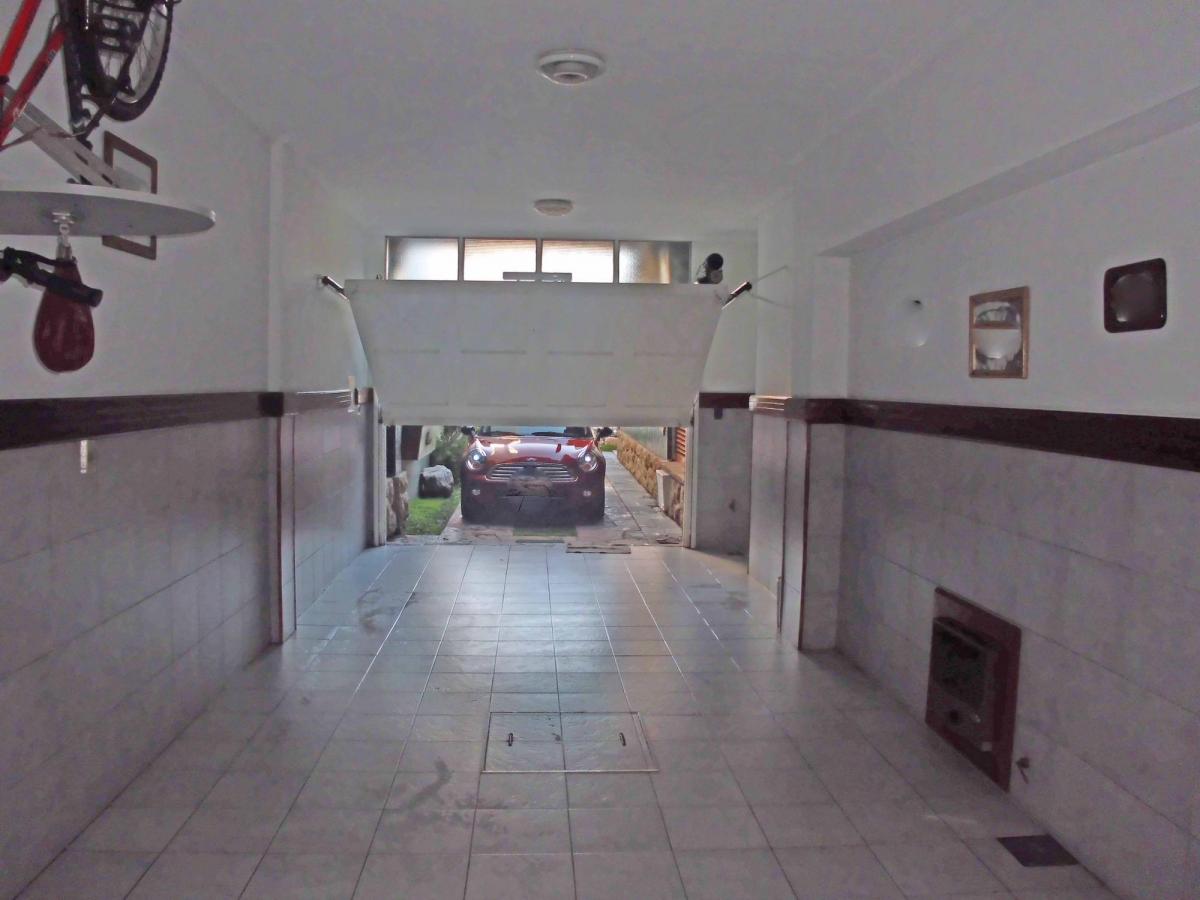 Foto de V378 Ramos Mejia Venta Explendido Chalet 6 amb. fondo, piscina, jardin, imagen 4