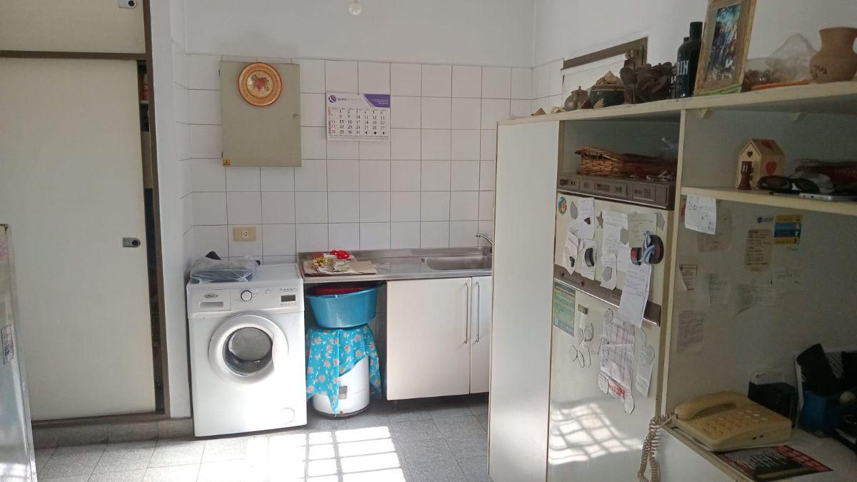 V721 Venta en bloque Ciudadela Casa 4 amb + Dos localeses comerciales
