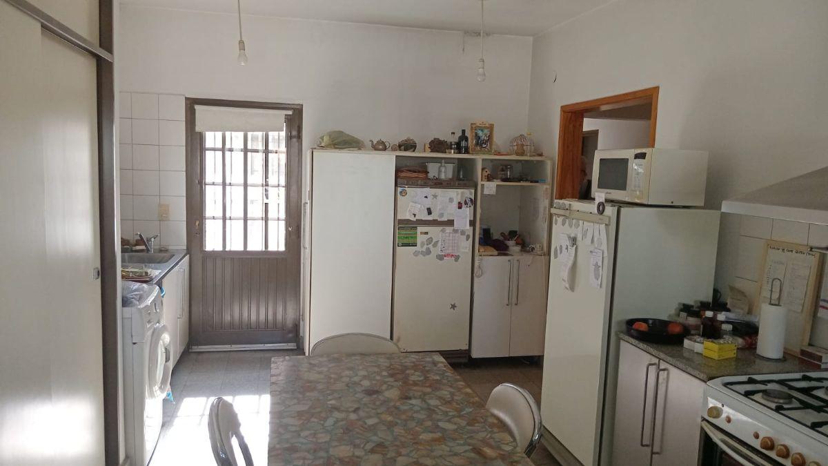 V721 Venta en bloque Ciudadela Casa 4 amb + Dos localeses comerciales