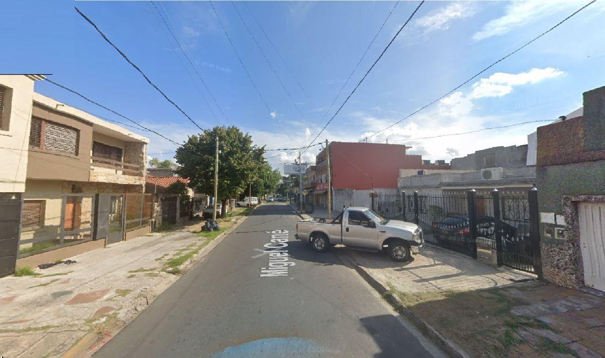 Foto de A498 V.Luzuriaga Alquiler solida Casa 3 amb. Excelente ubicacion, imagen 2