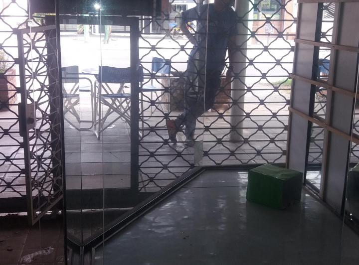 VENTA - AMPLIO LOCAL COMERCIAL