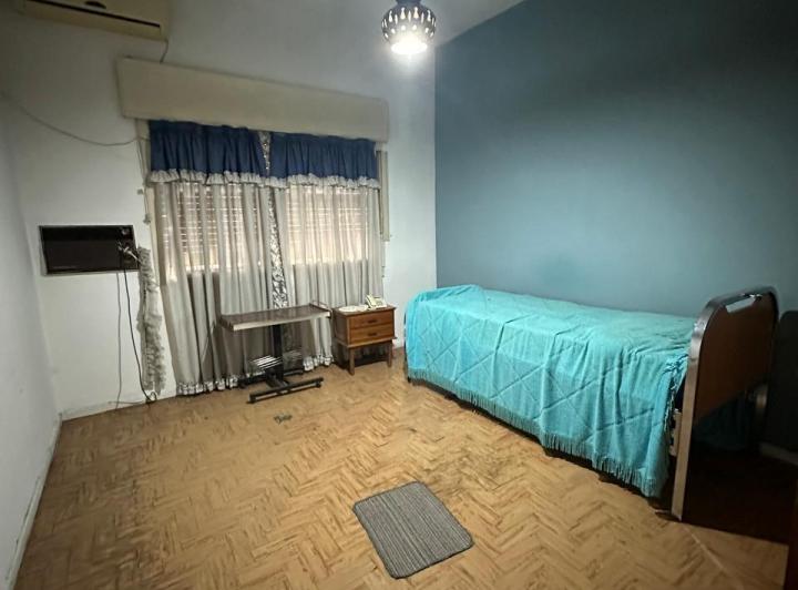 VENTA - CASA DE 4 AMBIENTES CON AMPLIO LOTE  5