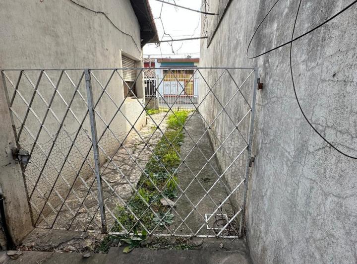 Venta de casa 4 ambientes en Hurlingham  3