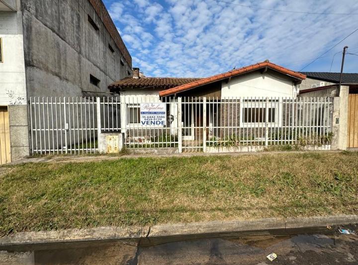 Venta de casa 4 ambientes en Hurlingham  2