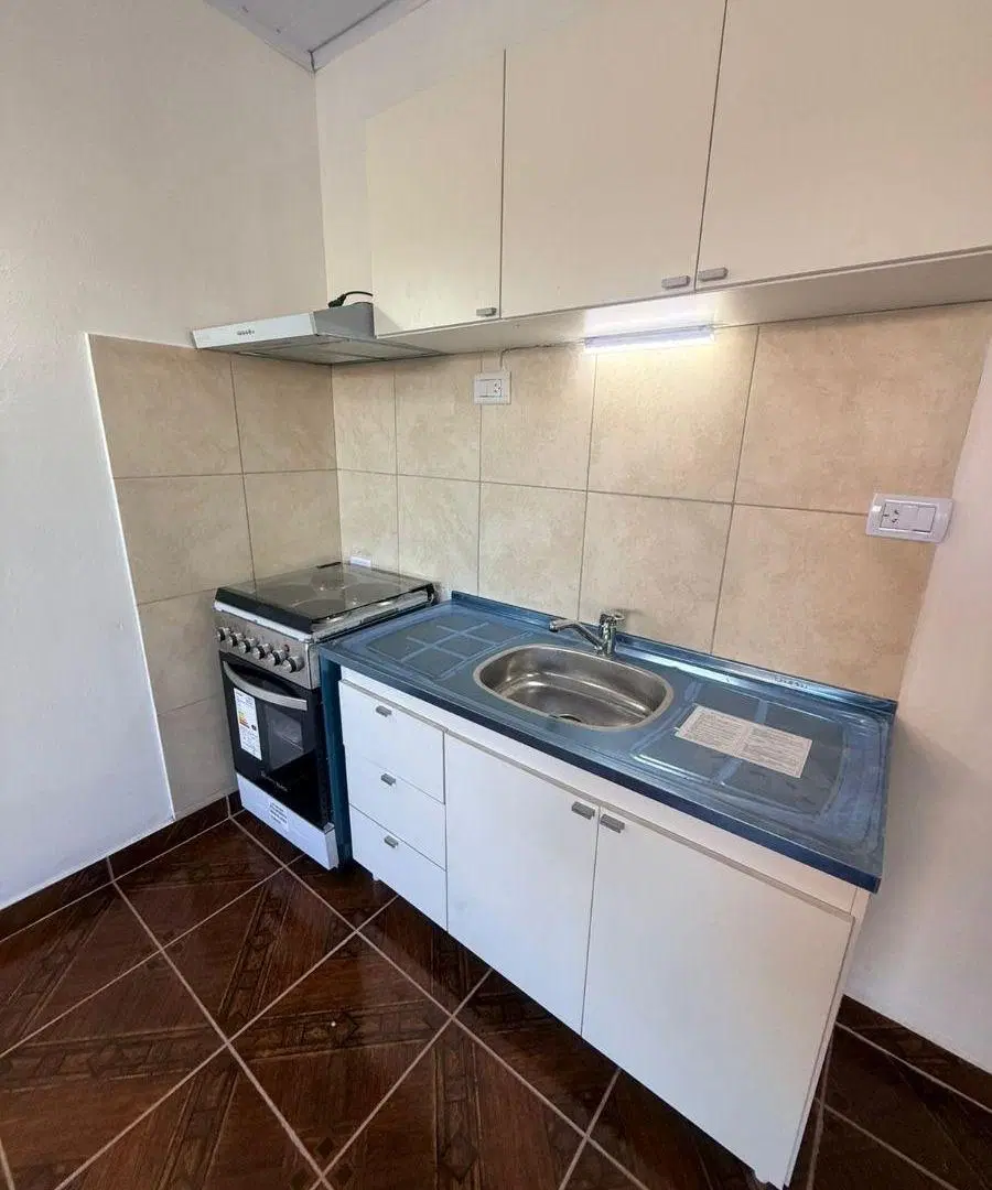 Departamento con 1 dormitorio en alquiler en Villa Tesei 2