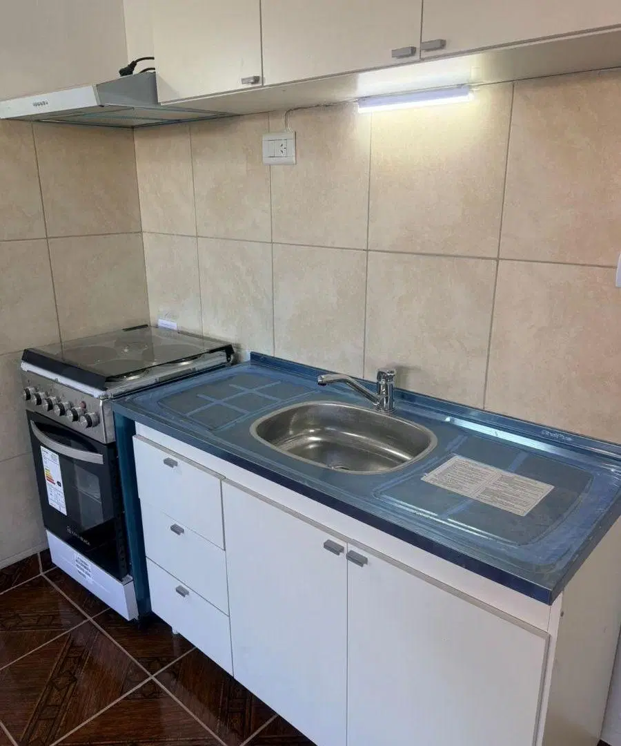Departamento con 1 dormitorio en alquiler en Villa Tesei 3