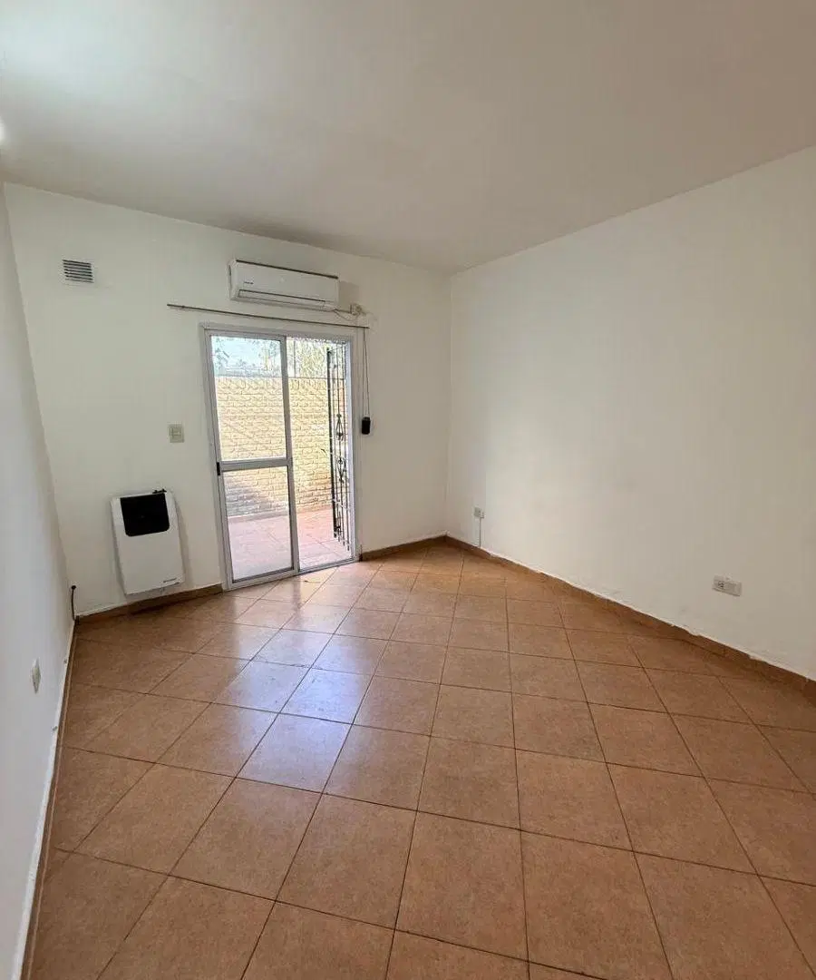 DEPARTAMENTO 2 AMBIENTES EN VILLA TESEI - ALQUILER 4