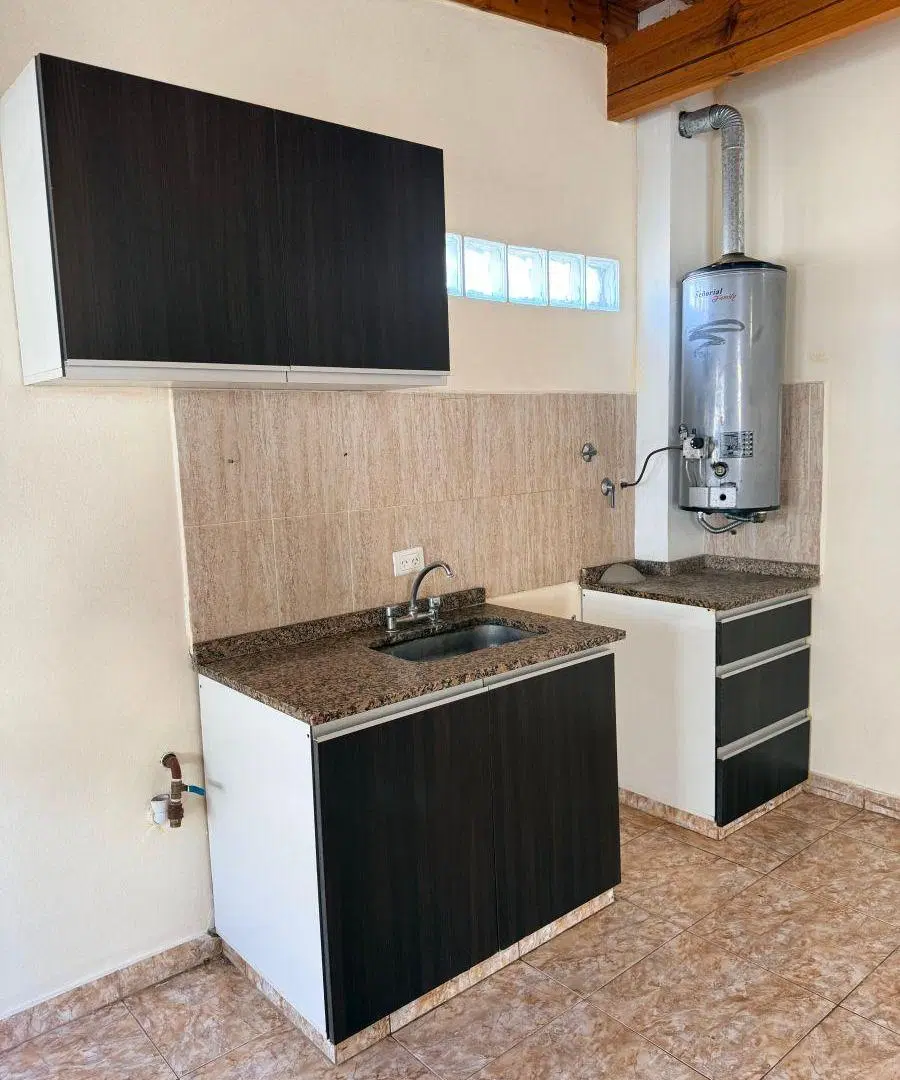 ALQUILER Departamento 2 Amb. con 1 cochera en Hurlingham 4