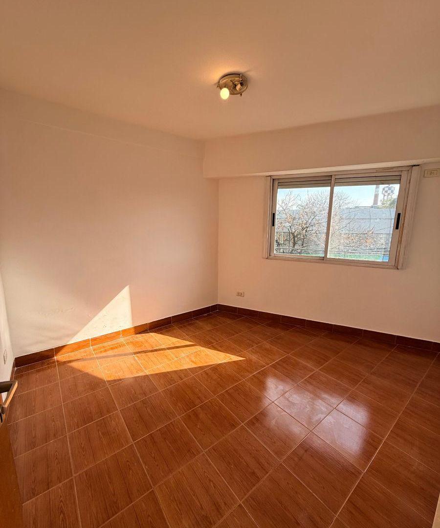 Foto de ALQUILER Departamento de 45 m² con 1 dormitorio en Villa Tesei, imagen 2