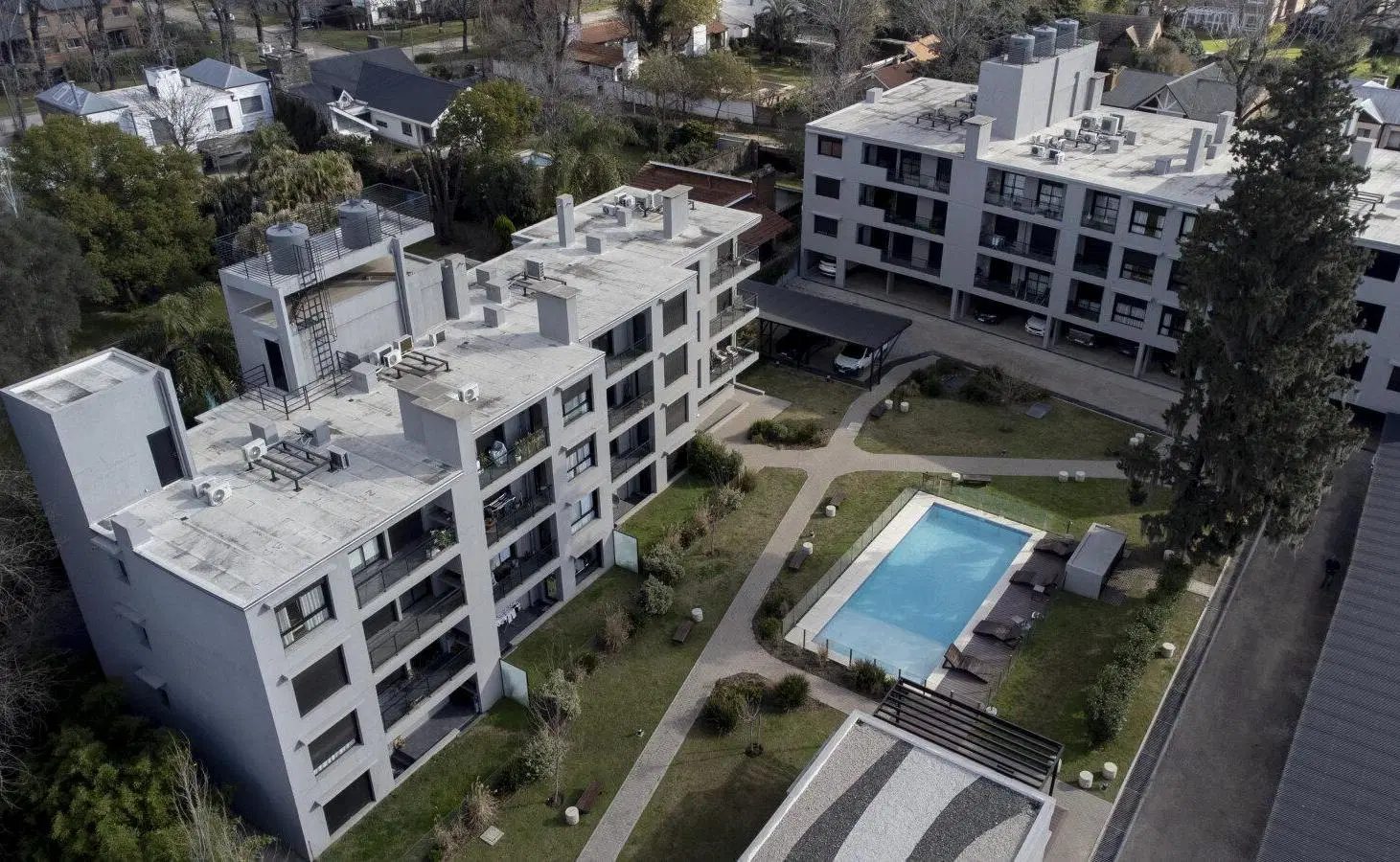 Venta departamento 2 dormitorios en el corazón de Fisherton 1