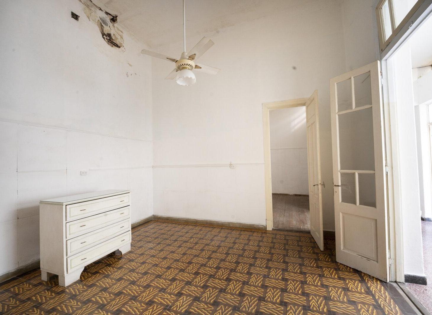 Foto de Venta casa a reciclar en Echesortu, ideal institución, imagen 4