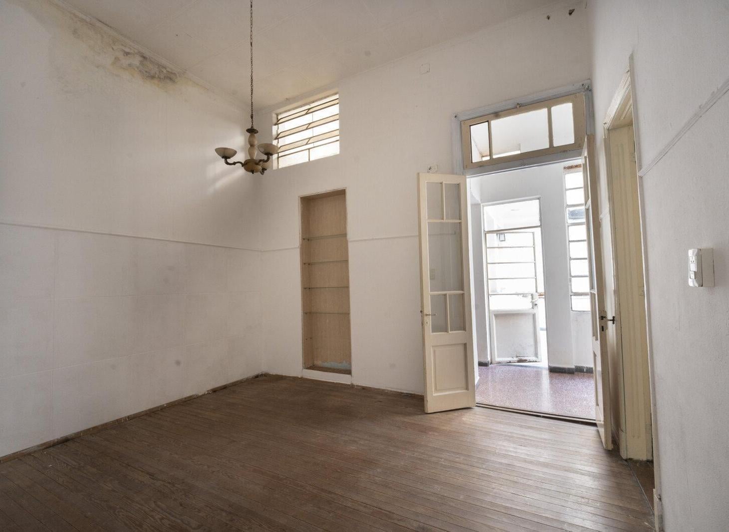 Foto de Venta casa a reciclar en Echesortu, ideal institución, imagen 3