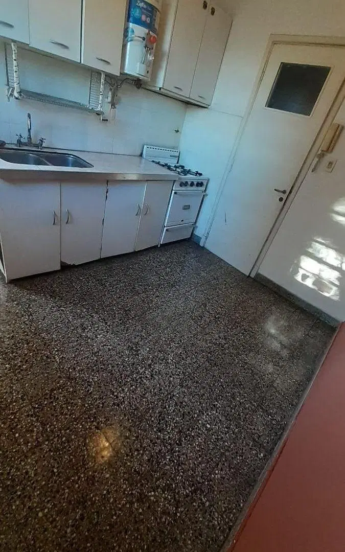 VENTA DE DEPARTAMENTO DE 3 AMPLIOS AMBIENTES EN C.jARDIN 1