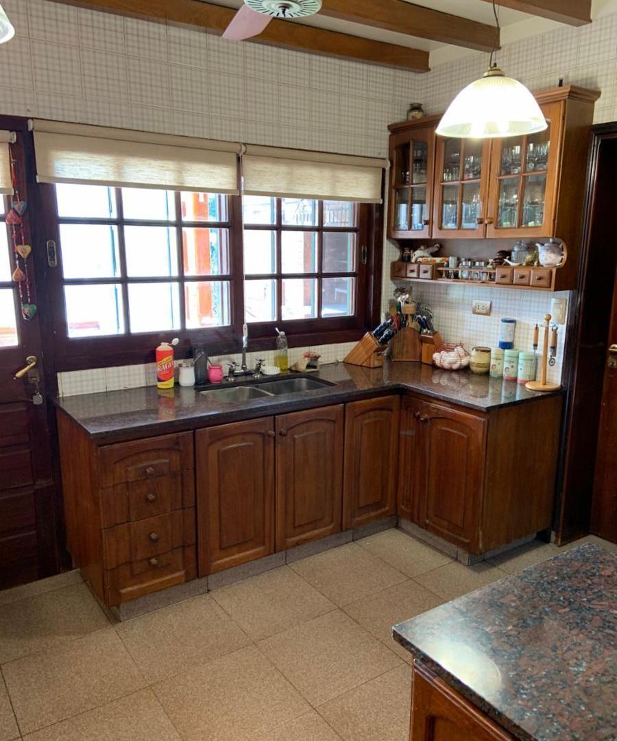 Foto de NUEVO VALOR APTA CREDITO VENTA CHALET DE GRAN CATEGORÍA S/ 2 LOTESDE, imagen 3