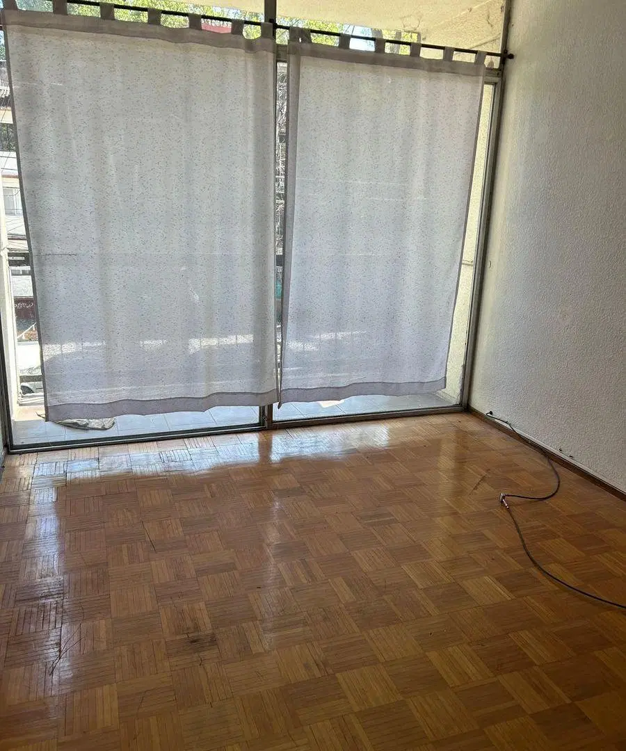 ALQUILER Departamento de 2 ambientes en piso 1 al frente 4