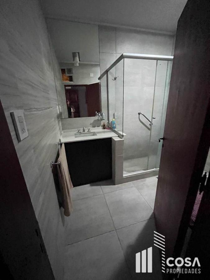 Casa con Jardín y Pileta en Perez 5