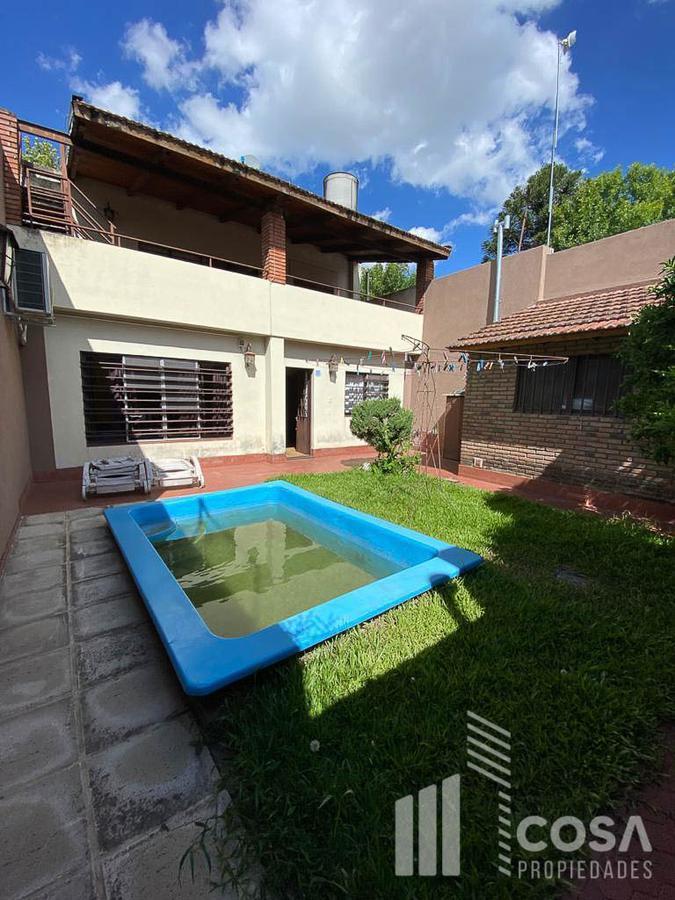 Casa en venta 3 dormitorios con jardín y pileta Rosario Santa Fe