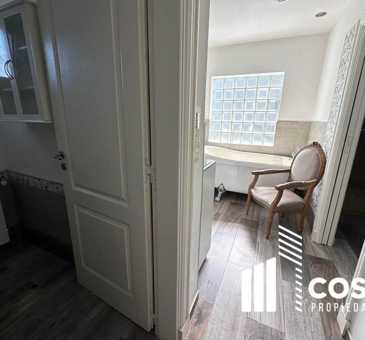 Venta de Casa 5 Dorm. Cadaqués Funes Hills 2