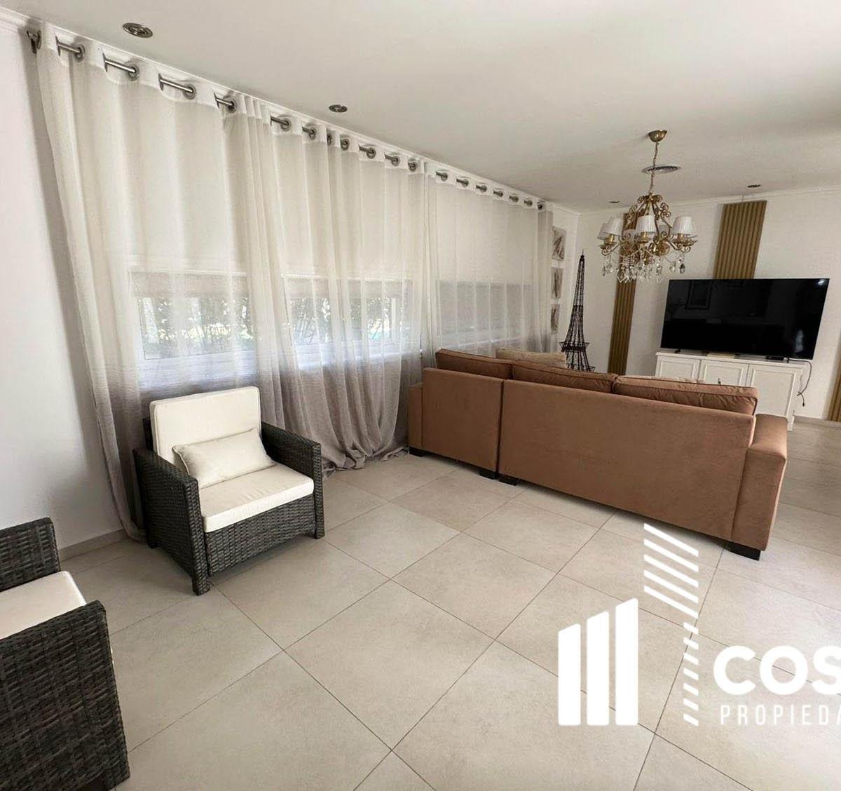 Venta de Casa 5 Dorm. Cadaqués Funes Hills 4