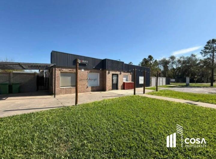 Venta local comercial amplio Cantegril Funes Santa Fe