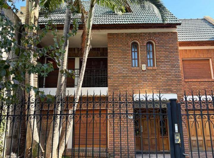 Alquiler casa 8 ambientes ubicación privilegiada Centro 2