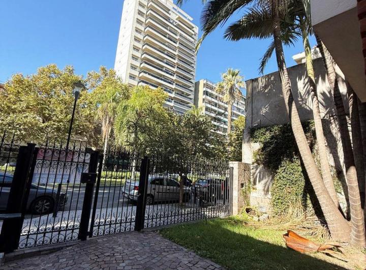Alquiler casa 8 ambientes ubicación privilegiada Centro 5