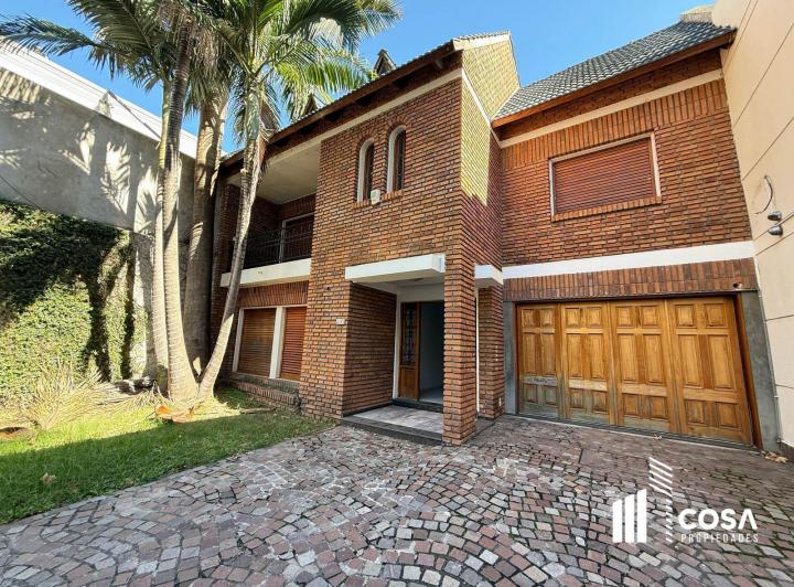 Alquiler casa 8 ambientes ubicación privilegiada Centro 1