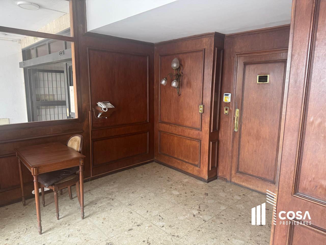 Venta Departamento 5 dormitorios con 2 cocheras frente al Monumento Nacional