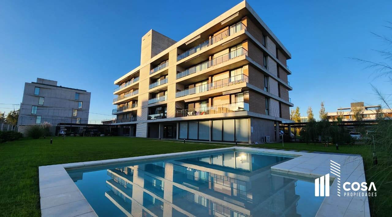 Venta departamento 3 dormitorios con doble cochera Condo 9 Tierra Nueva Fisherton