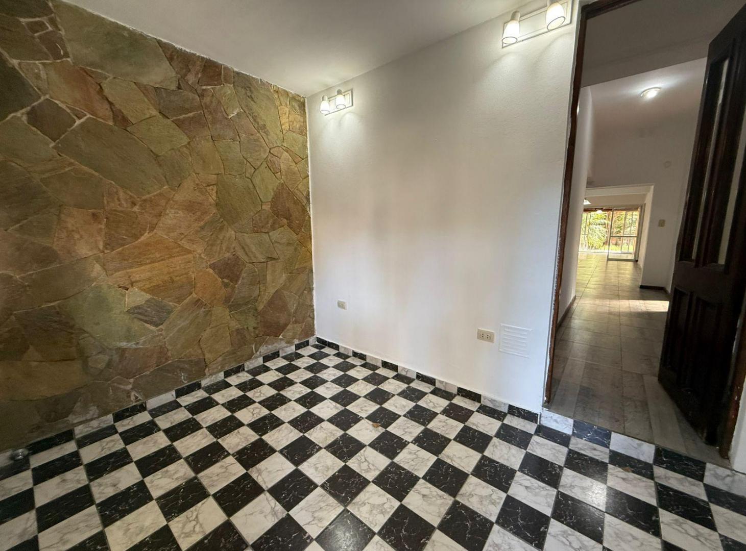 Venta Casa 3 dormitorio con jardín Cinco Esquinas Rosario Santa Fe