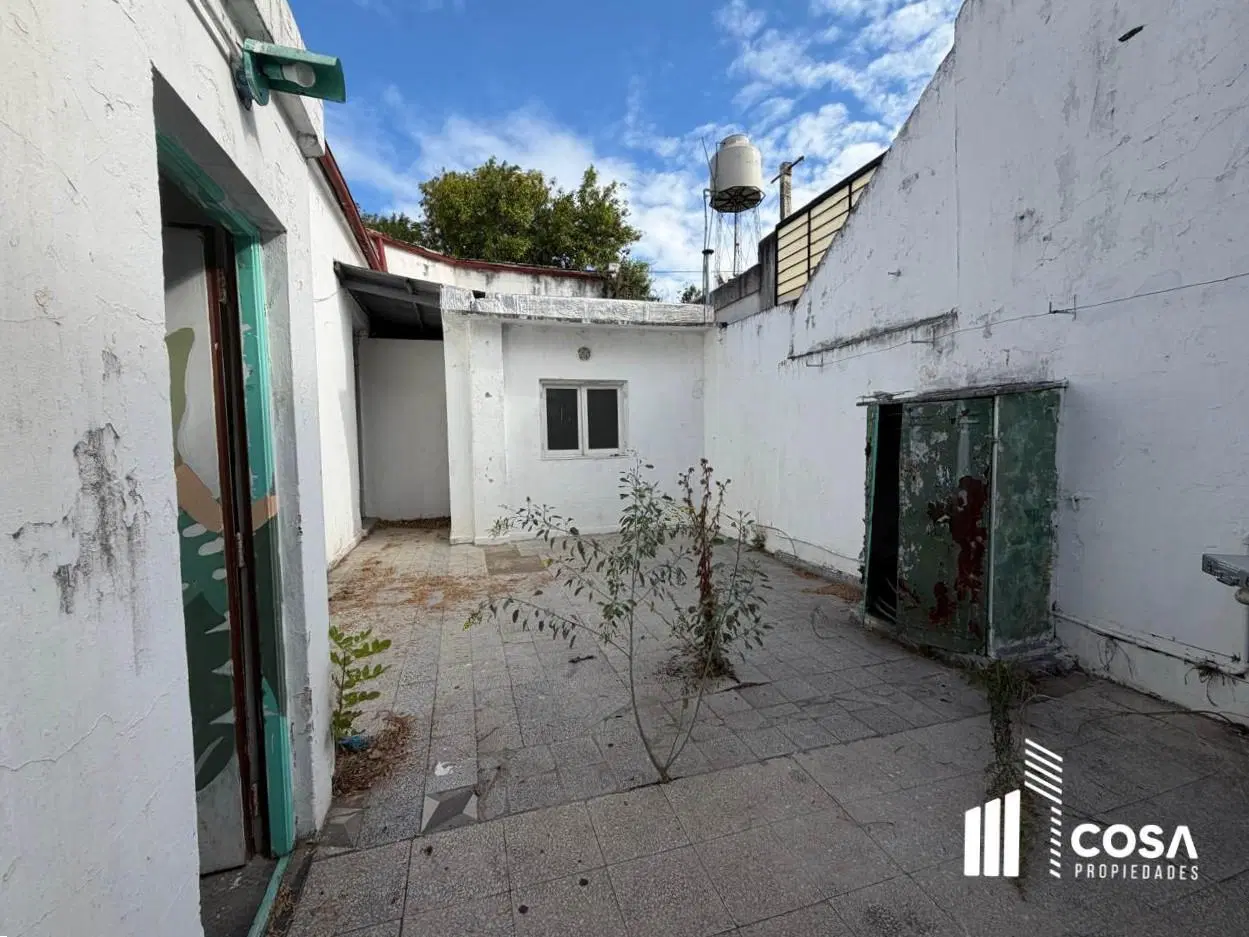 Venta Casa a refaccionar Refinerias Rosario 5