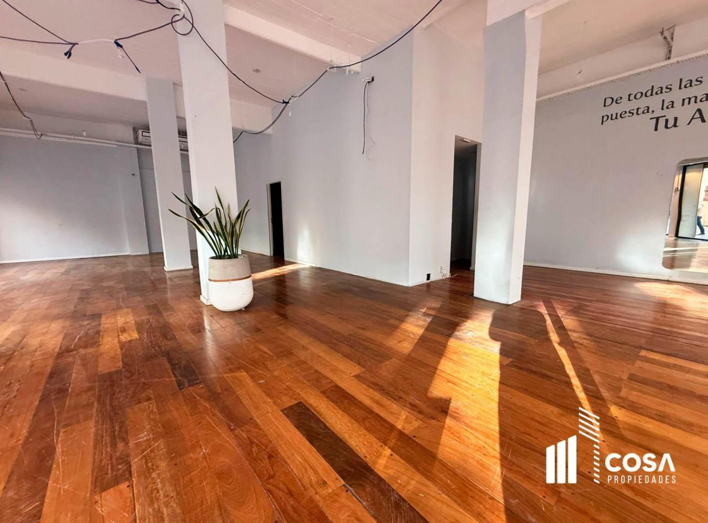 Alquiler Local comercial ubicado en la peatonal Córdoba y San Martin Centro Rosario