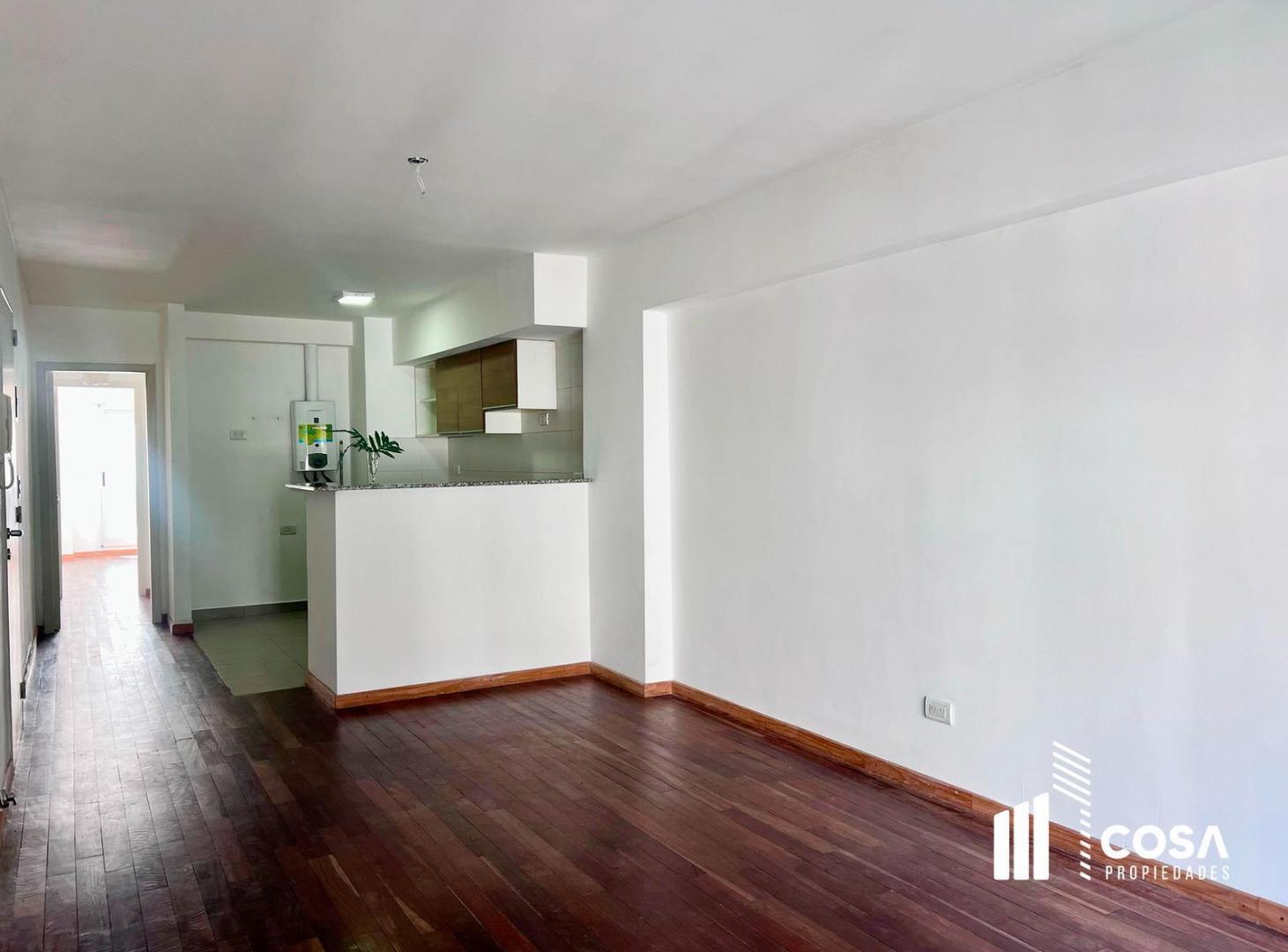 Venta Departamento 1 dormitorio con cochera y patio Centro Rosario Santa Fe