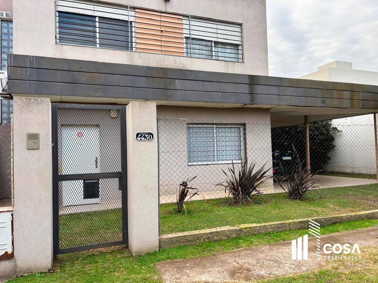 Venta Casa 4 dormitorios amplio jardín parquizado y pileta Cantegril Funes Santa Fe