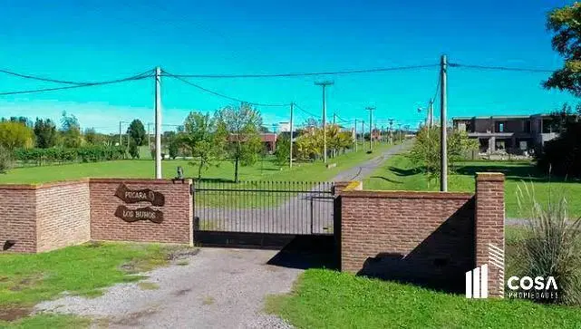 Venta Casa 3 dormitorios con jardín parquizado y piscina Pucara Los Búhos Barrio Privado Roldán 2