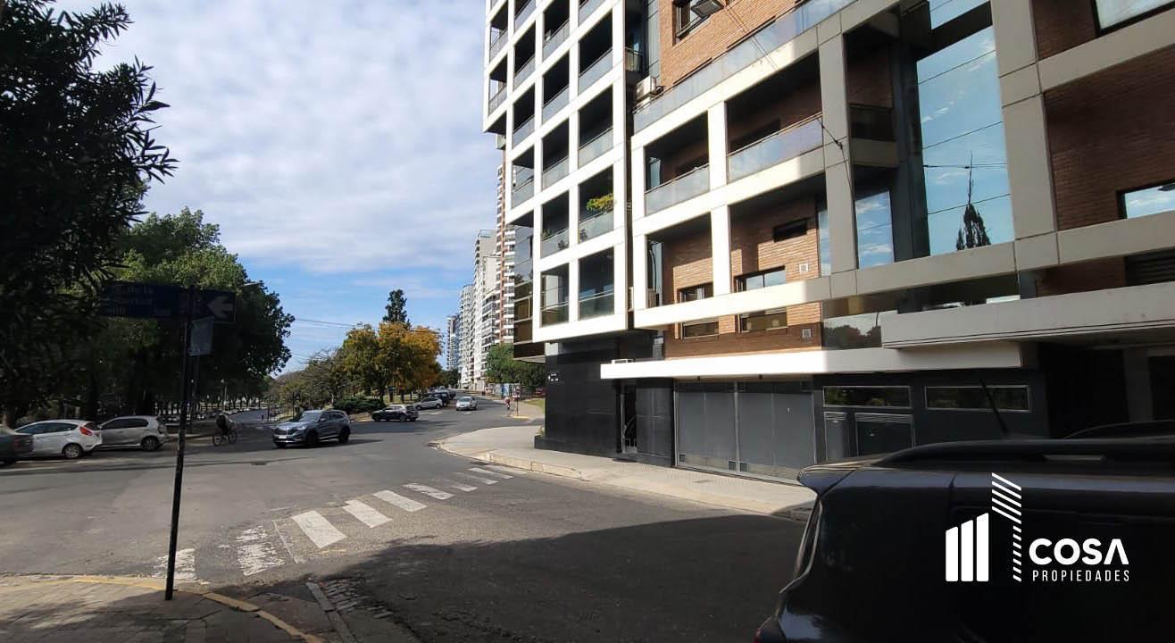 Venta Departamento 3 dormitorios con patio y cochera Martin Rosario