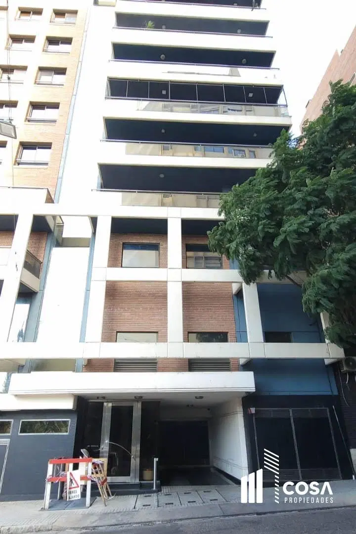 Venta Departamento 3 dormitorios con patio y cochera Martin Rosario 5