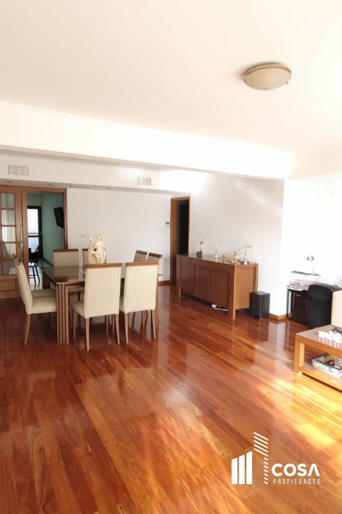 Venta Departamento 3 dormitorios con patio y cochera Martin Rosario