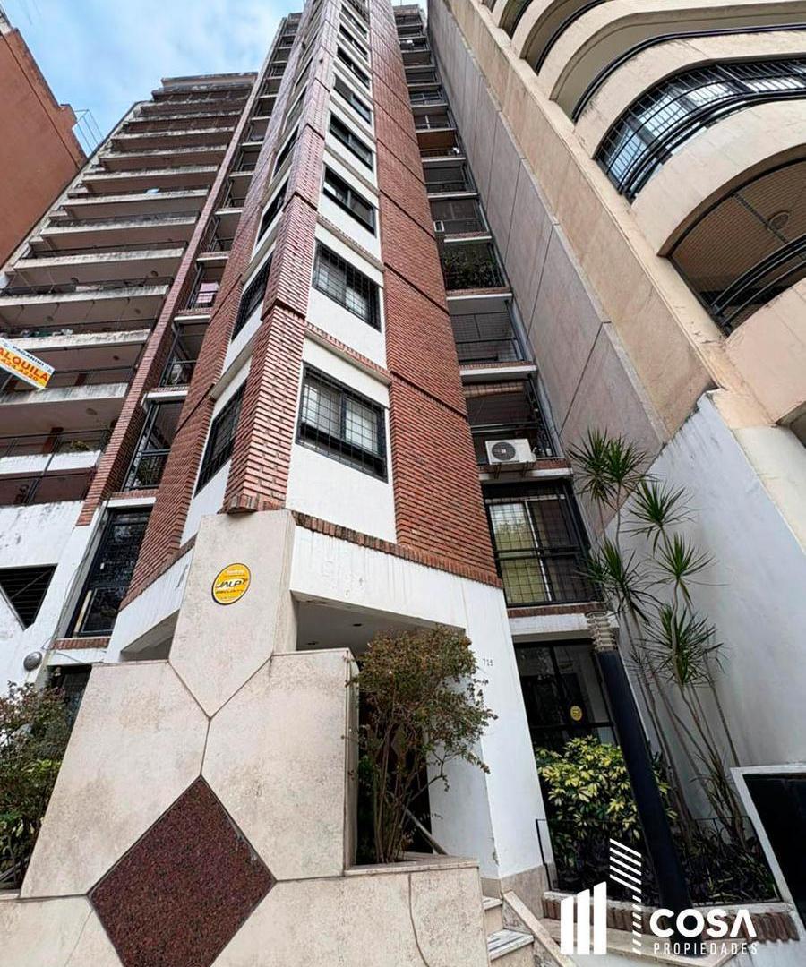 Venta Departamento dúplex 3 dormitorios con vista despejada Abasto Rosario
