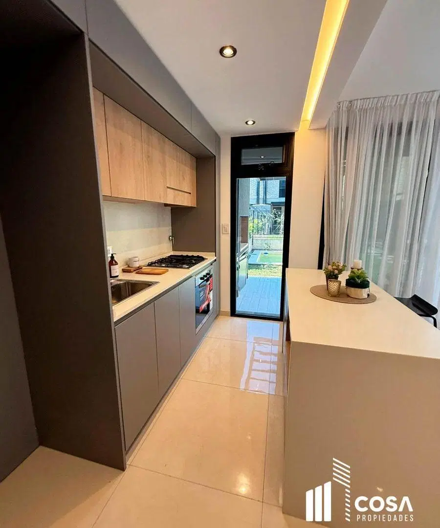 Venta Casa 3 dormitorios con amenities premium y cochera Fisherton Rosario 4